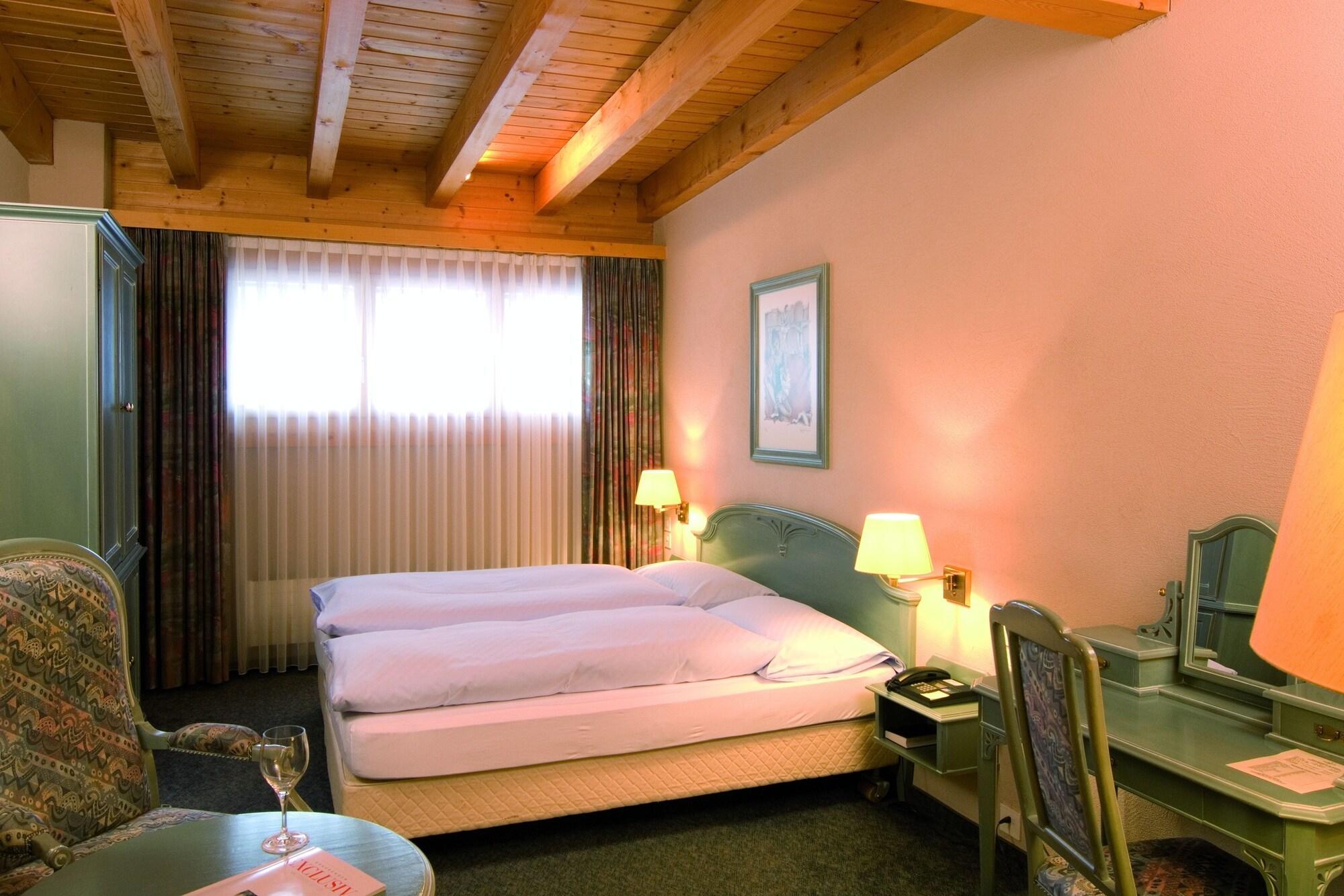 Silvretta Parkhotel Клостерс Екстериор снимка