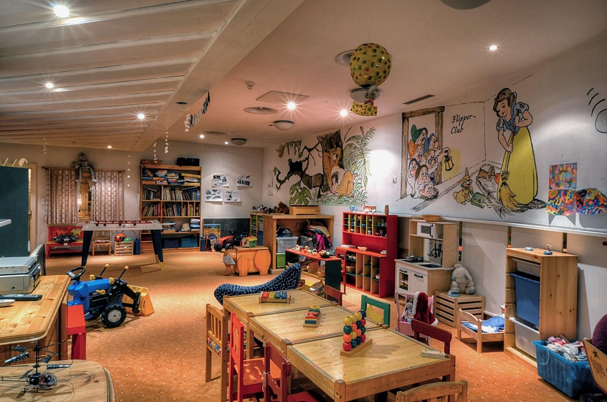 Silvretta Parkhotel Клостерс Екстериор снимка
