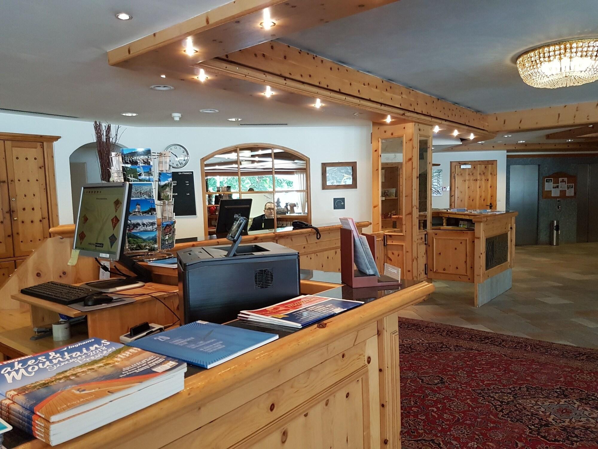 Silvretta Parkhotel Клостерс Екстериор снимка