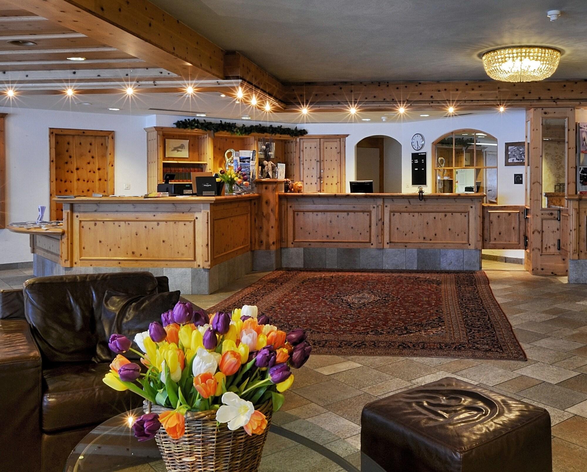 Silvretta Parkhotel Клостерс Екстериор снимка