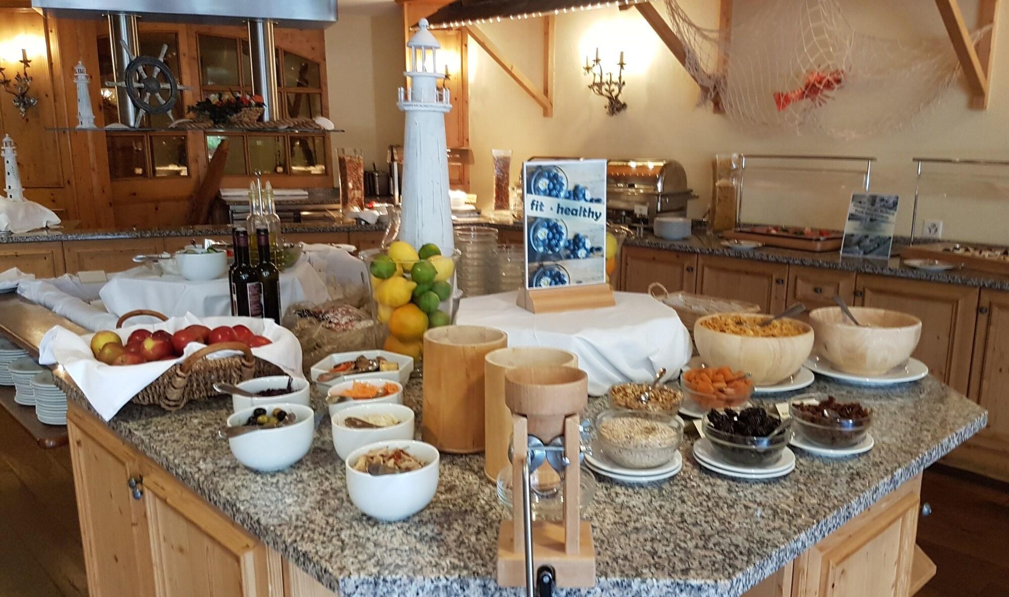 Silvretta Parkhotel Клостерс Екстериор снимка