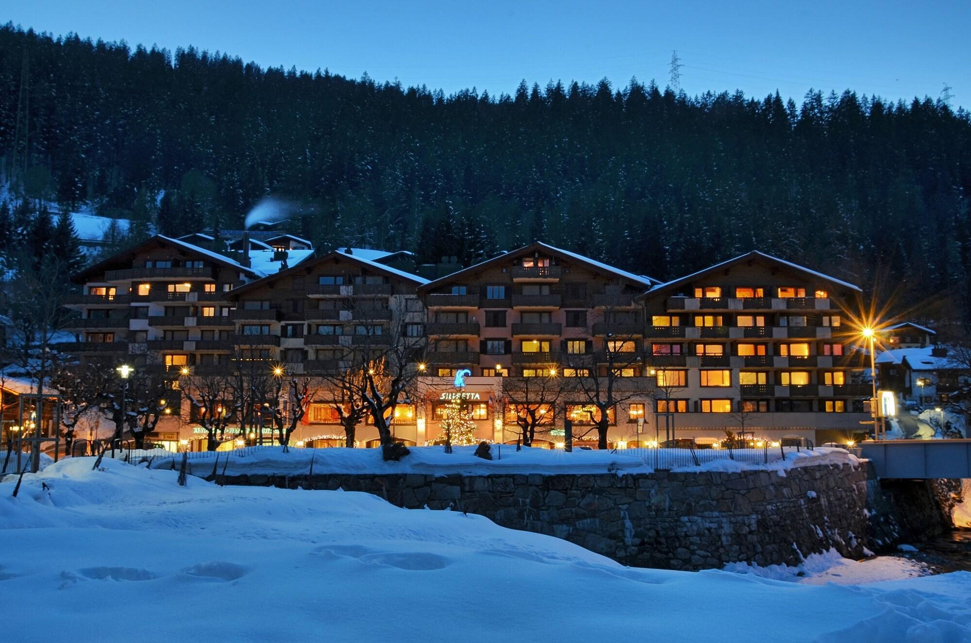 Silvretta Parkhotel Клостерс Екстериор снимка
