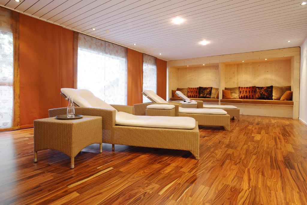 Silvretta Parkhotel Клостерс Екстериор снимка